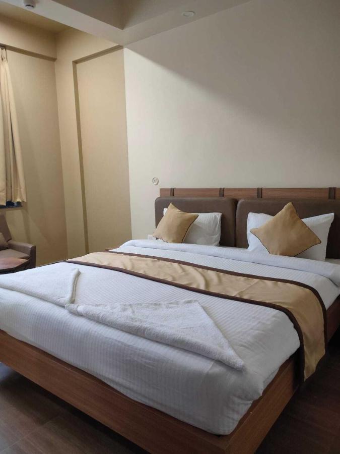 Hotel The Golf 1 Lucknow Esterno foto