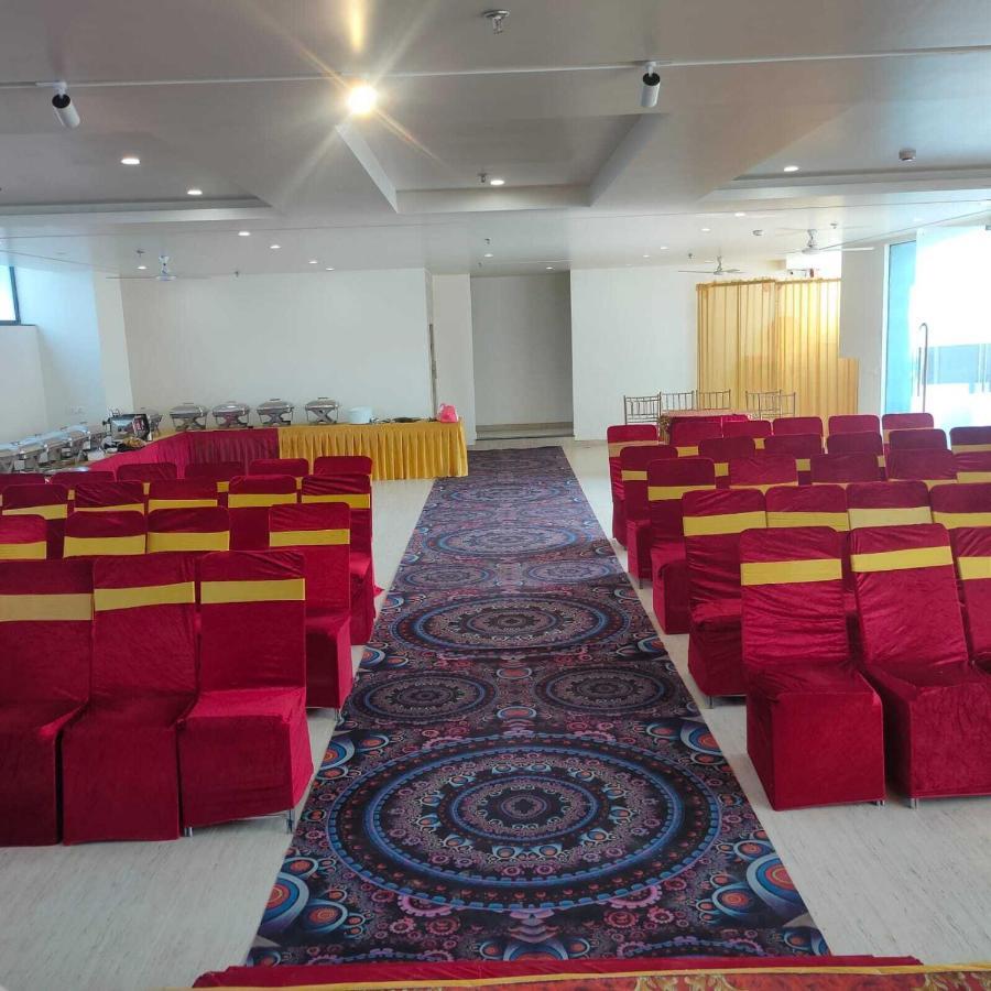 Hotel The Golf 1 Lucknow Esterno foto