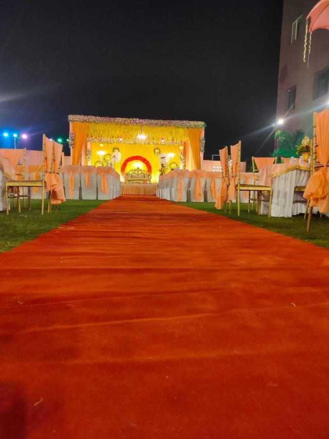Hotel The Golf 1 Lucknow Esterno foto