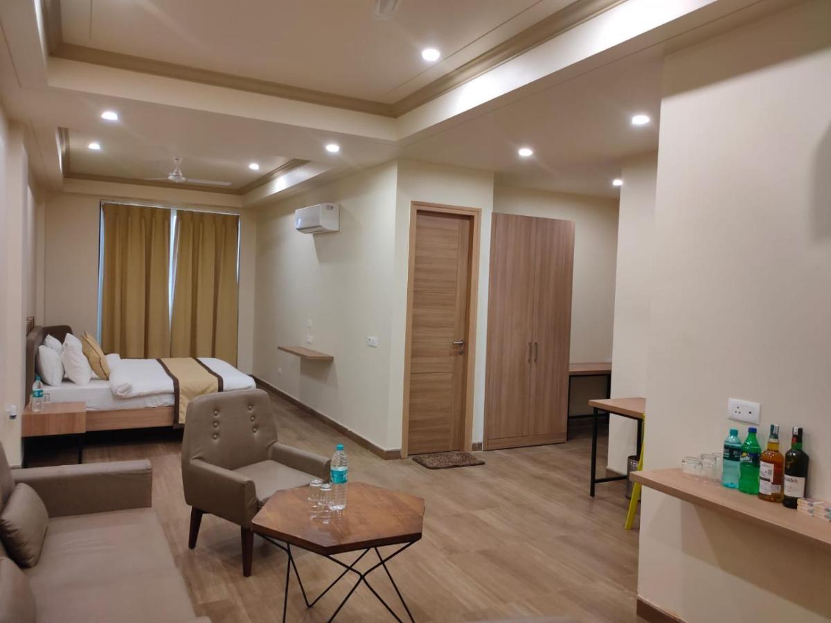 Hotel The Golf 1 Lucknow Esterno foto