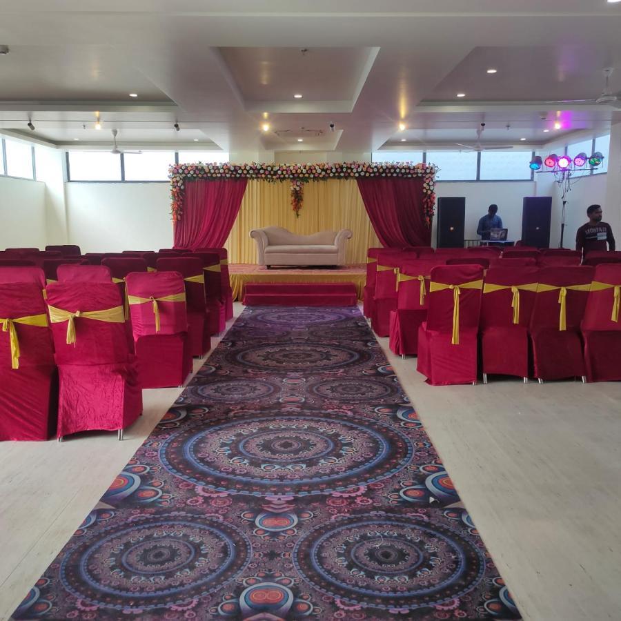 Hotel The Golf 1 Lucknow Esterno foto