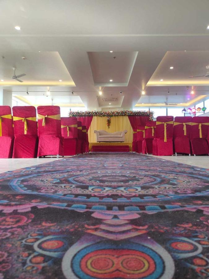 Hotel The Golf 1 Lucknow Esterno foto