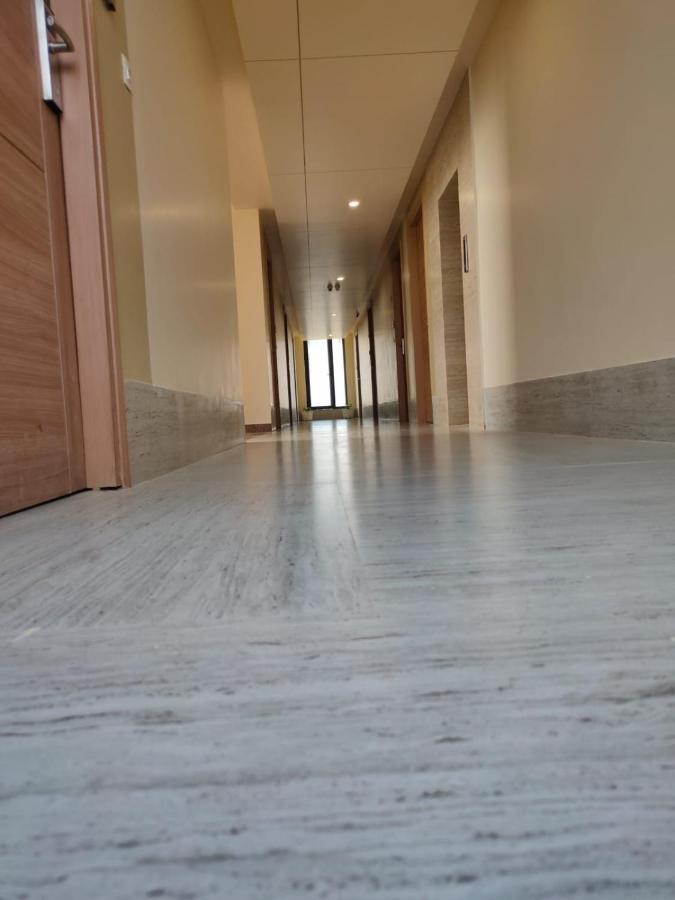 Hotel The Golf 1 Lucknow Esterno foto